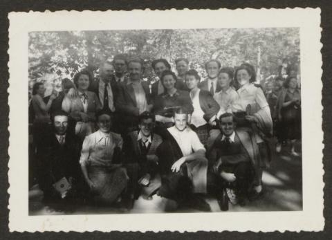  7 photos de Freinet avec un groupe de personnes