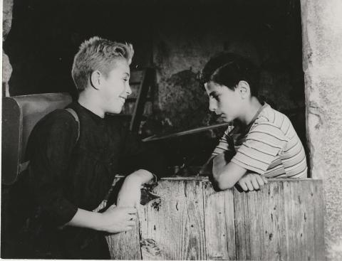  Un enfant : "Pourquoi ne viens-tu plus en classe ?"